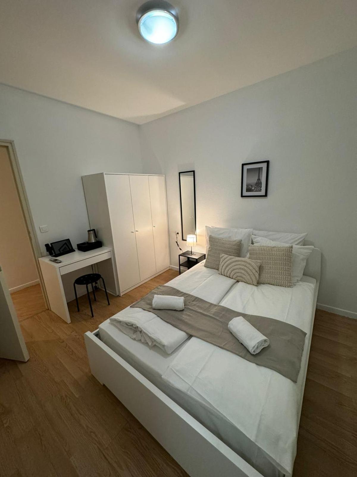 Etoiles De Mantes Hotel Exterior photo